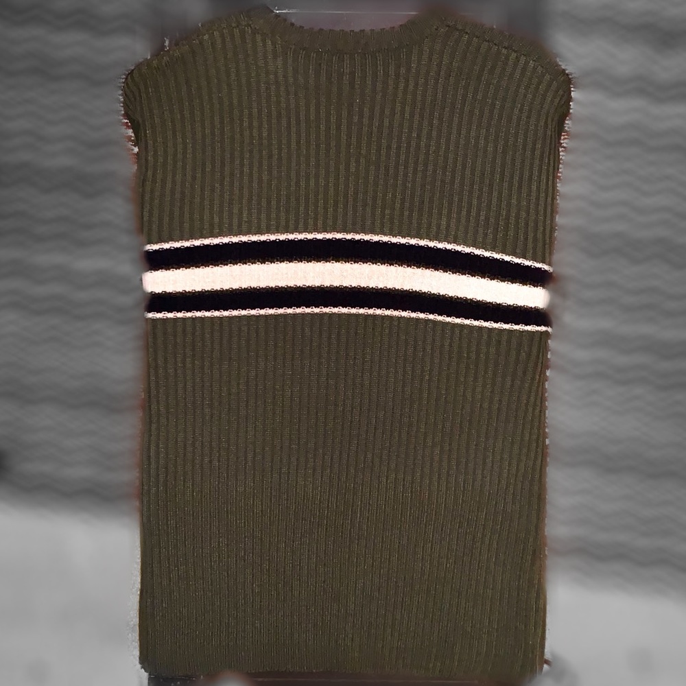 Sweater - Picture 3 of 4